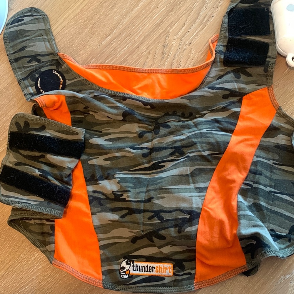 Dog thundershirt camp size M
